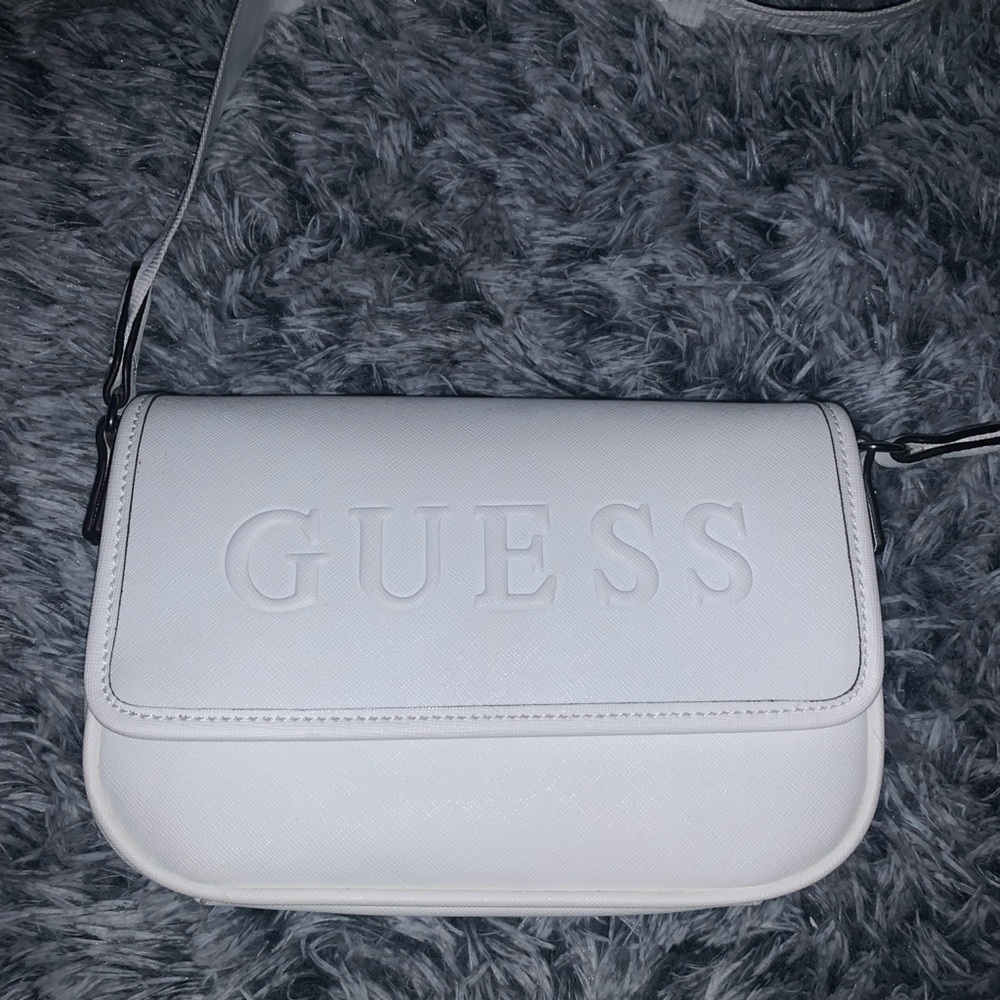 Guess Elegant White Crossbody Bag